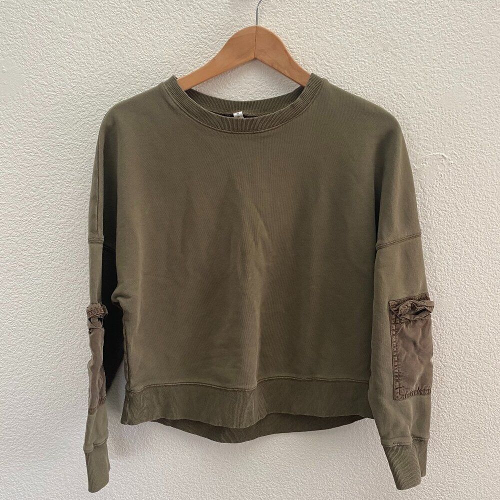 Fabletics Olive Green Pearl Cargo Sweatshirt Utility Gorpcore Athletic Small